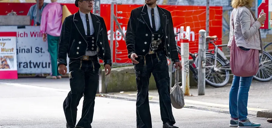 Tischler-Gesellen auf der traditionellen Walz